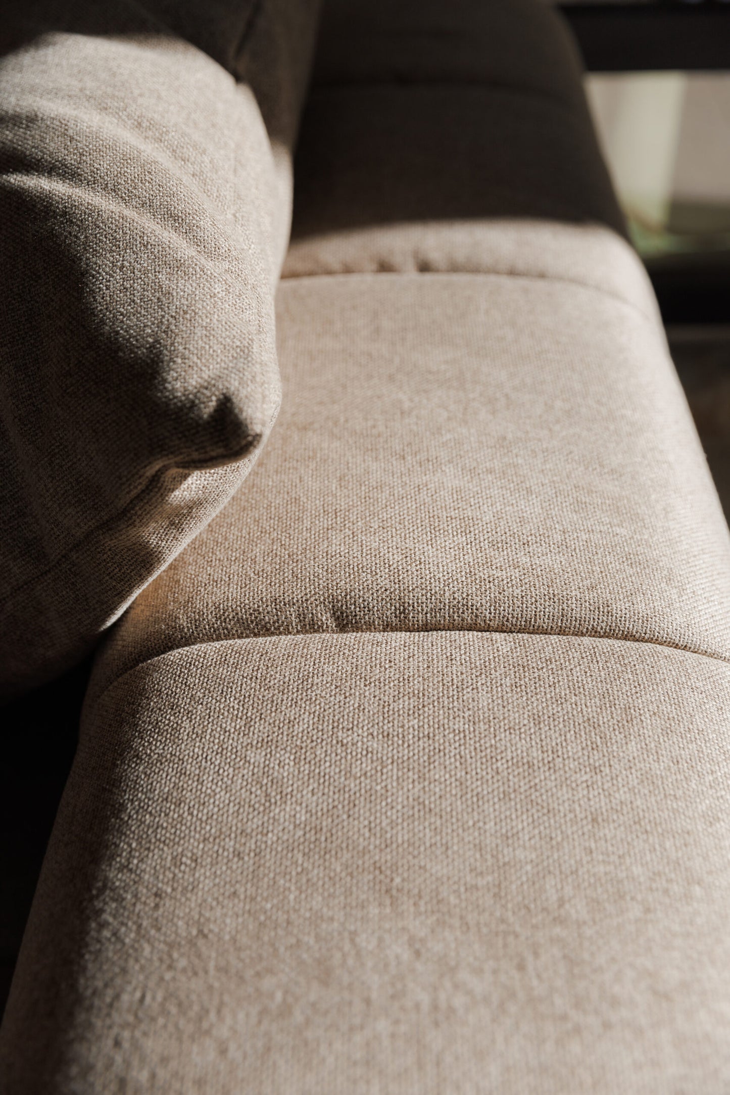 Modern deep seat modular sofa with sleek lines – perfect for contemporary interiors.