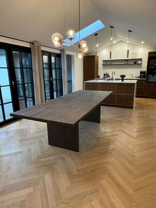 Cuidado del Mobiliario de Madera Maciza: Consejos para su Durabilidad y Mantenimiento
