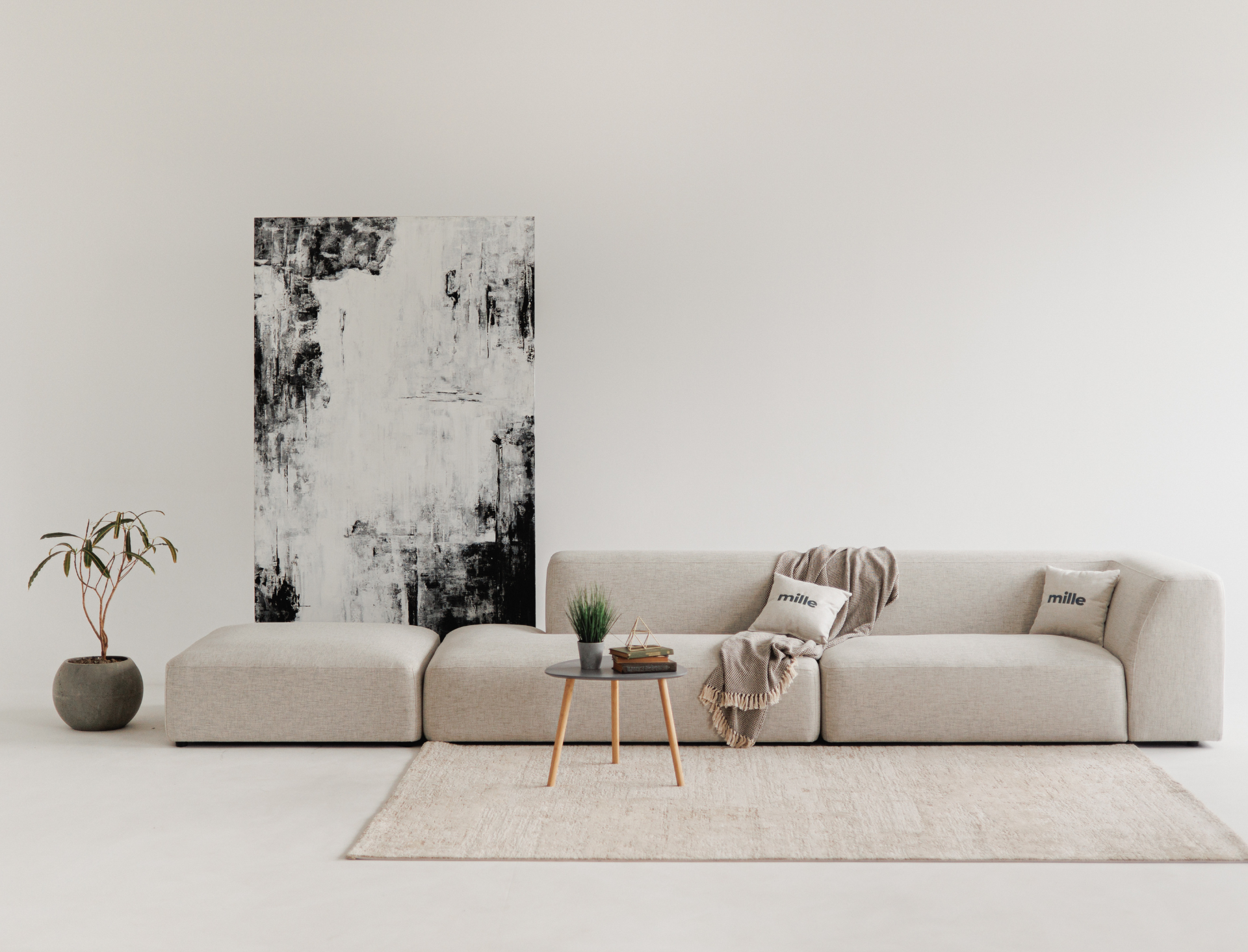 Luxury beige modular sofa – Kingston model with premium fabric upholstery.