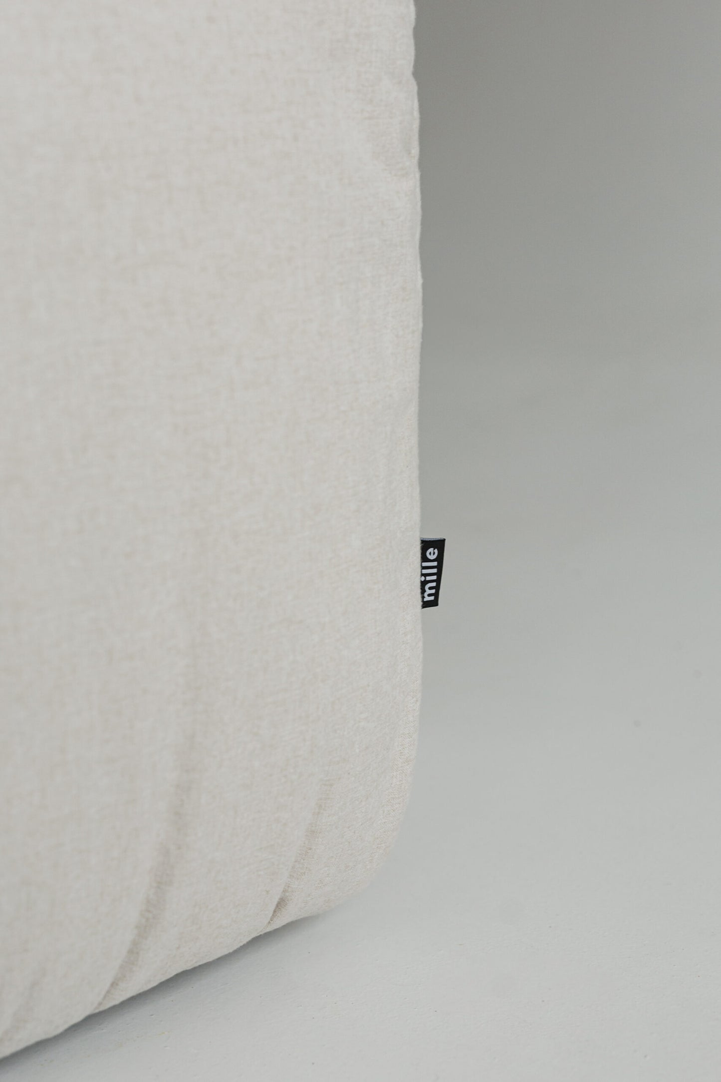 Contemporary modular sofa with adjustable sections – versatile and luxurious.