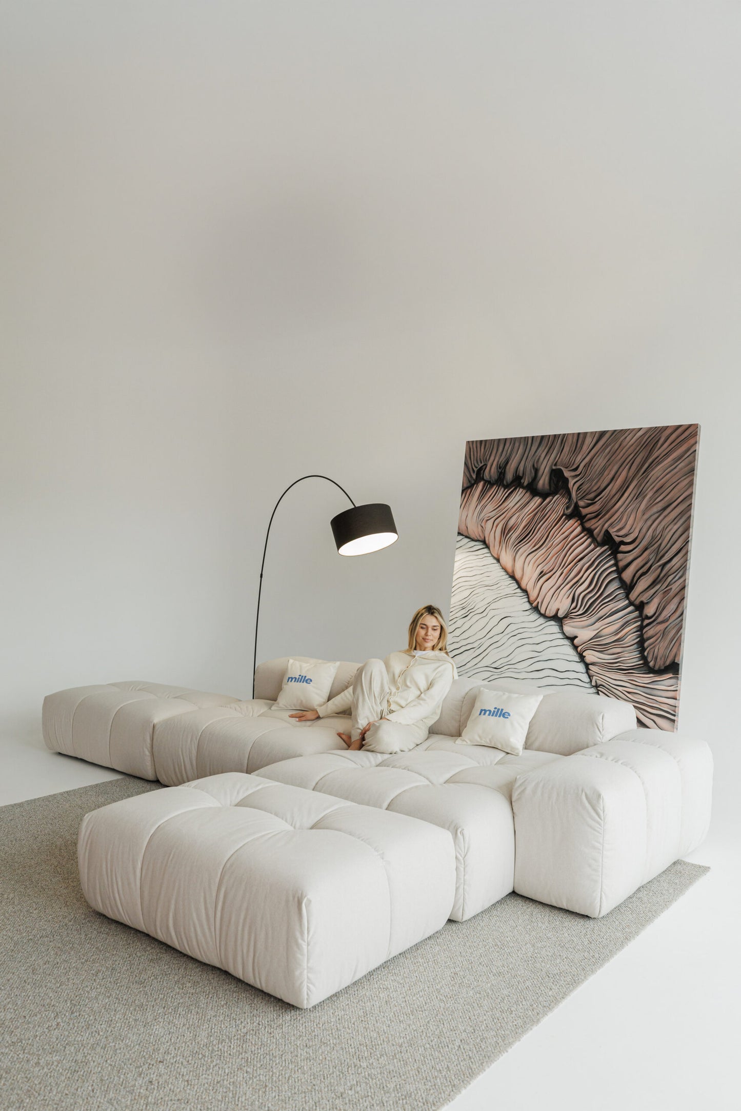 Contemporary modular sofa with adjustable sections – versatile and luxurious.